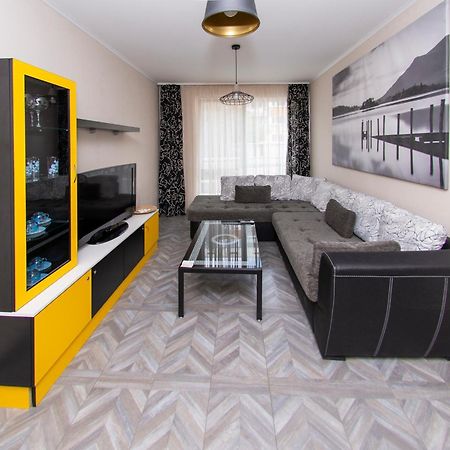 The Yellow Appartment София Екстериор снимка