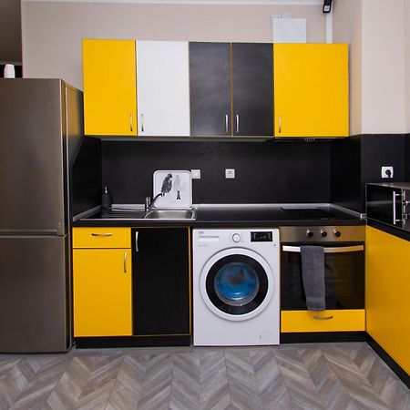 The Yellow Appartment София Екстериор снимка